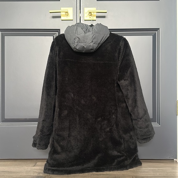 North Face Reversible Puffer/Fluffy Black and Gray Long Coat - Picture 6 of 7